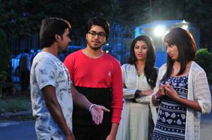 Rojulu Marayi Telugu Movie Latest Stills | Chetan Maddineni, Parvateesam, Tejaswi, Kruthika