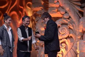 Amitabh Bachchan At Star Screen Awards 2016
