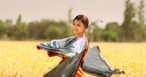 Anushka Sharma still from Phillauri Movie