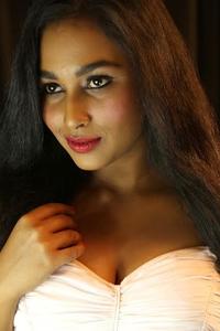 Actress Pon Swathi Stills From Oru Iyakkunarin Kadhal Dairy