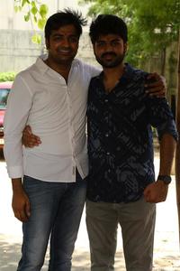 Take a look at the movie launch stills of Tamil movie Pistha. Actor Shirish of METRO fame is all set to star in a rural based comedy script. This is also Music Director Dharan's 25th movie.