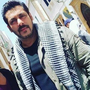 Salman Khan thanks his fans