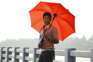 En Aaloda Seruppa Kaanom Movie Stills