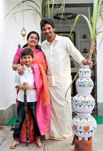 Jiiva and his family photos.