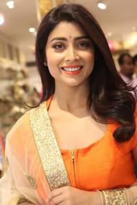 Shriya Saran New Images.