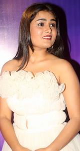 Actress Shalini Pandey images.