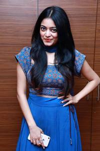 Actress Janani Iyer latest stills