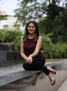 Beautiful Sayesha Saigal Pictures.