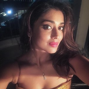 Shriya Saran New Images.