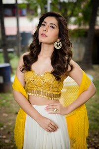 Raashi Khanna New Photos