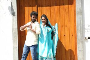En Kadhali Seen Podura Fresh Images.
