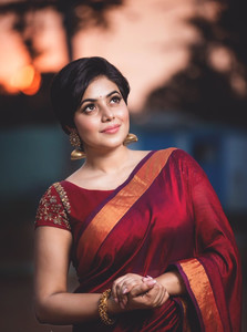 Poorna Amazing Images.