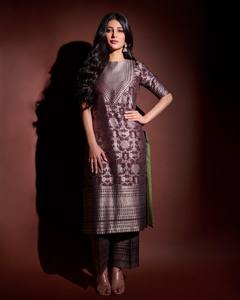 Beautiful Stills of Shruti Haasan!