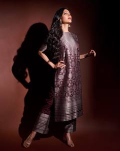 Beautiful Stills of Shruti Haasan!