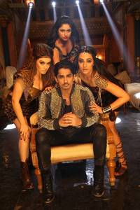 Aranmanai 2 Tamil Movie Stills | Siddharth, Trisha, Hansika, Poonam Bajwa