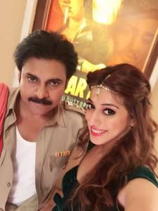 Raai Laxmi with Pawan Kalyan at Sardaar Gabbar Singh sets