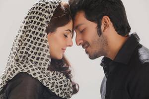 Meendum Oru Kadhal Kadhai Tamil Movie Stills | Walter Philips, Isha Talwar